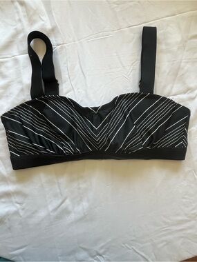 Athleta Black and White Striped Bikini Swim Top 34B/C Strappy w/Underwire